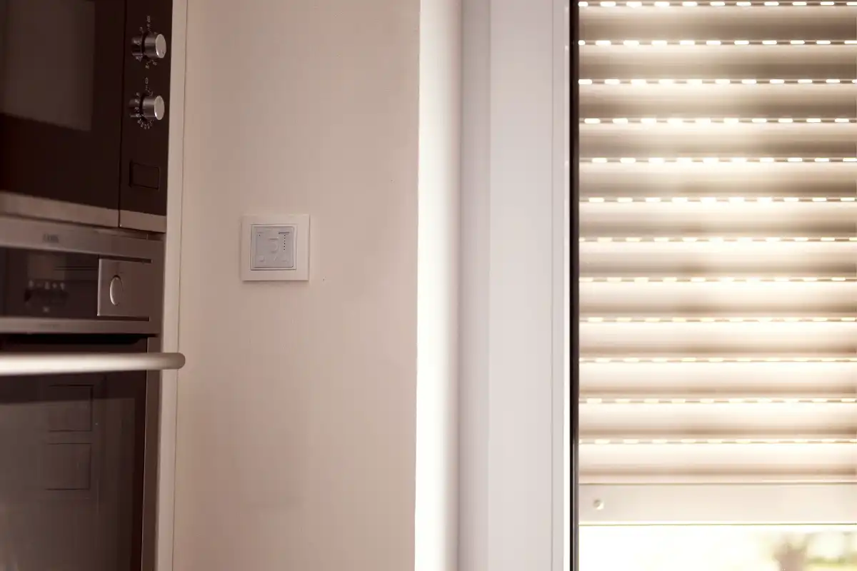 Fenster mit Rollladen