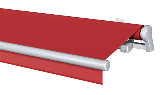 Rote Markise mit silberner Halterung